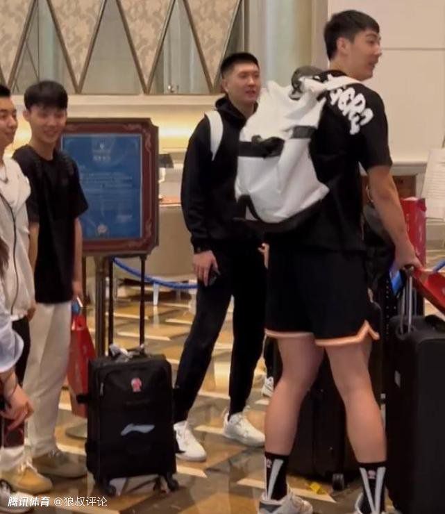 酒吧的女人